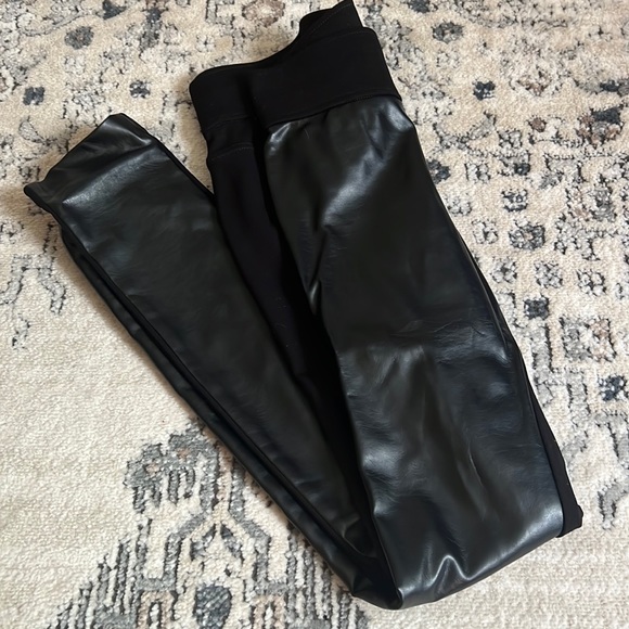 Club Monaco faux leather leggings - Picture 3 of 6